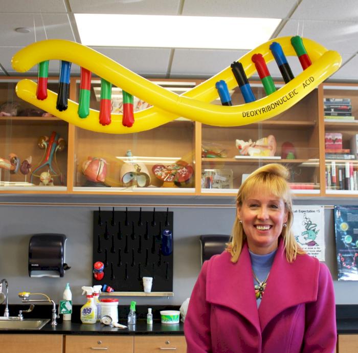 Biotech teacher connects students with local STEM professionals